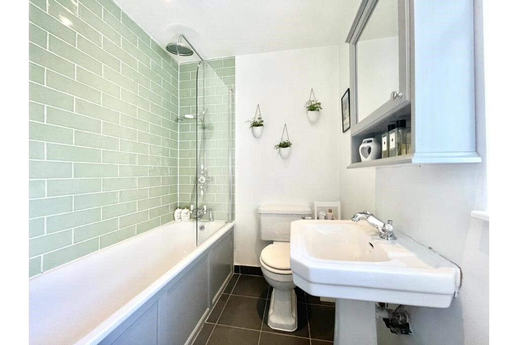 1 bedroom Maisonette to rent - Martyn Gerrard