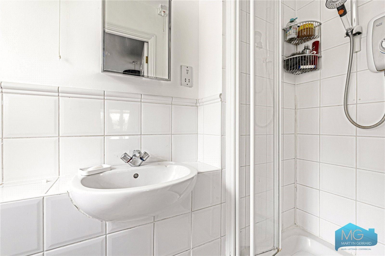 2 bedroom Ground Floor Flat to rent - Martyn Gerrard