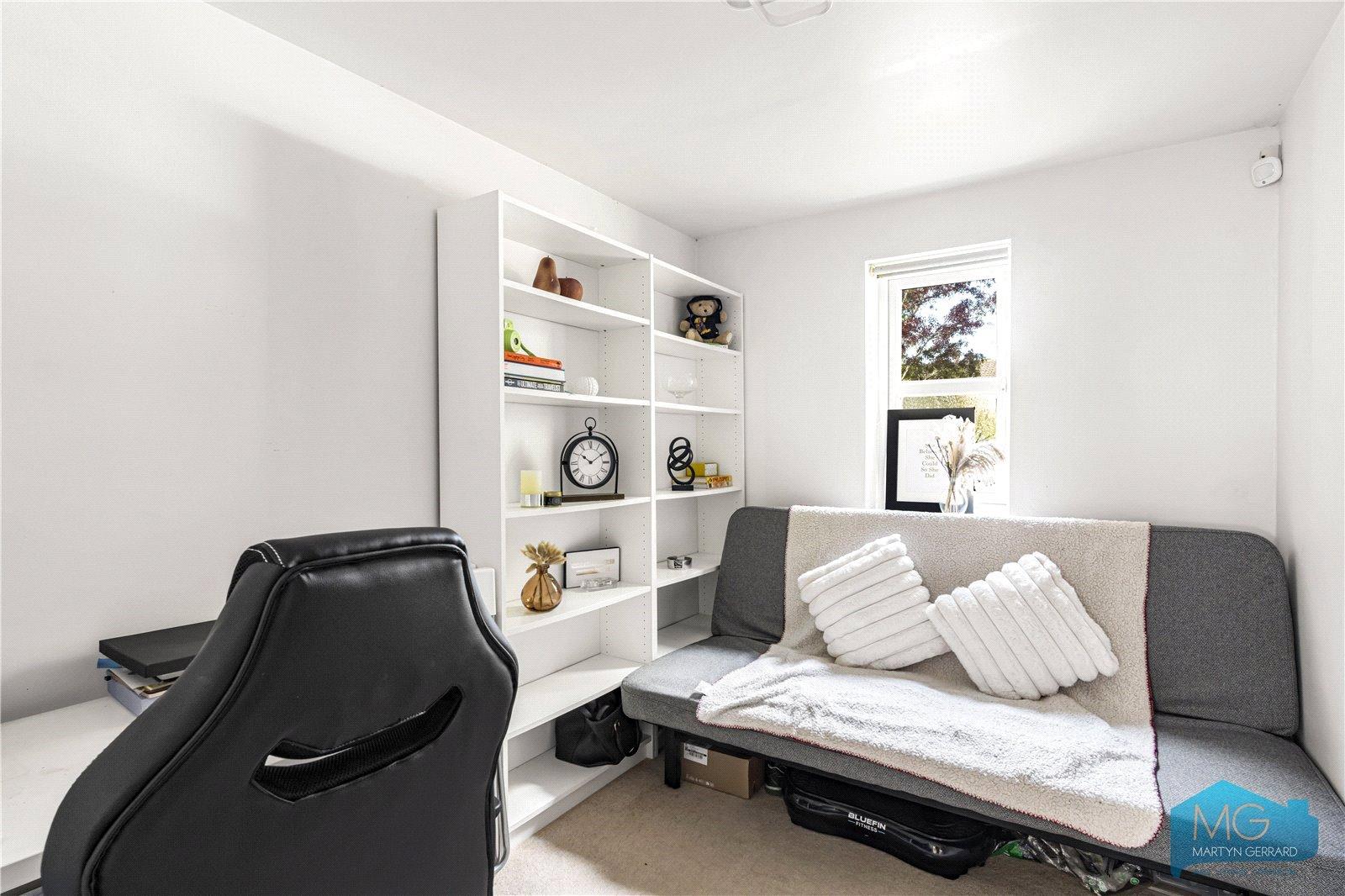2 bedroom Ground Floor Flat to rent - Martyn Gerrard