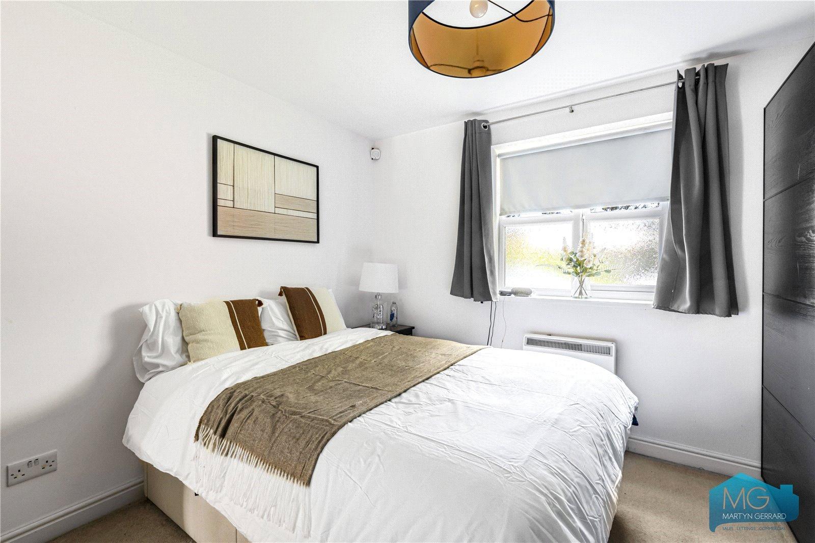 2 bedroom Ground Floor Flat to rent - Martyn Gerrard