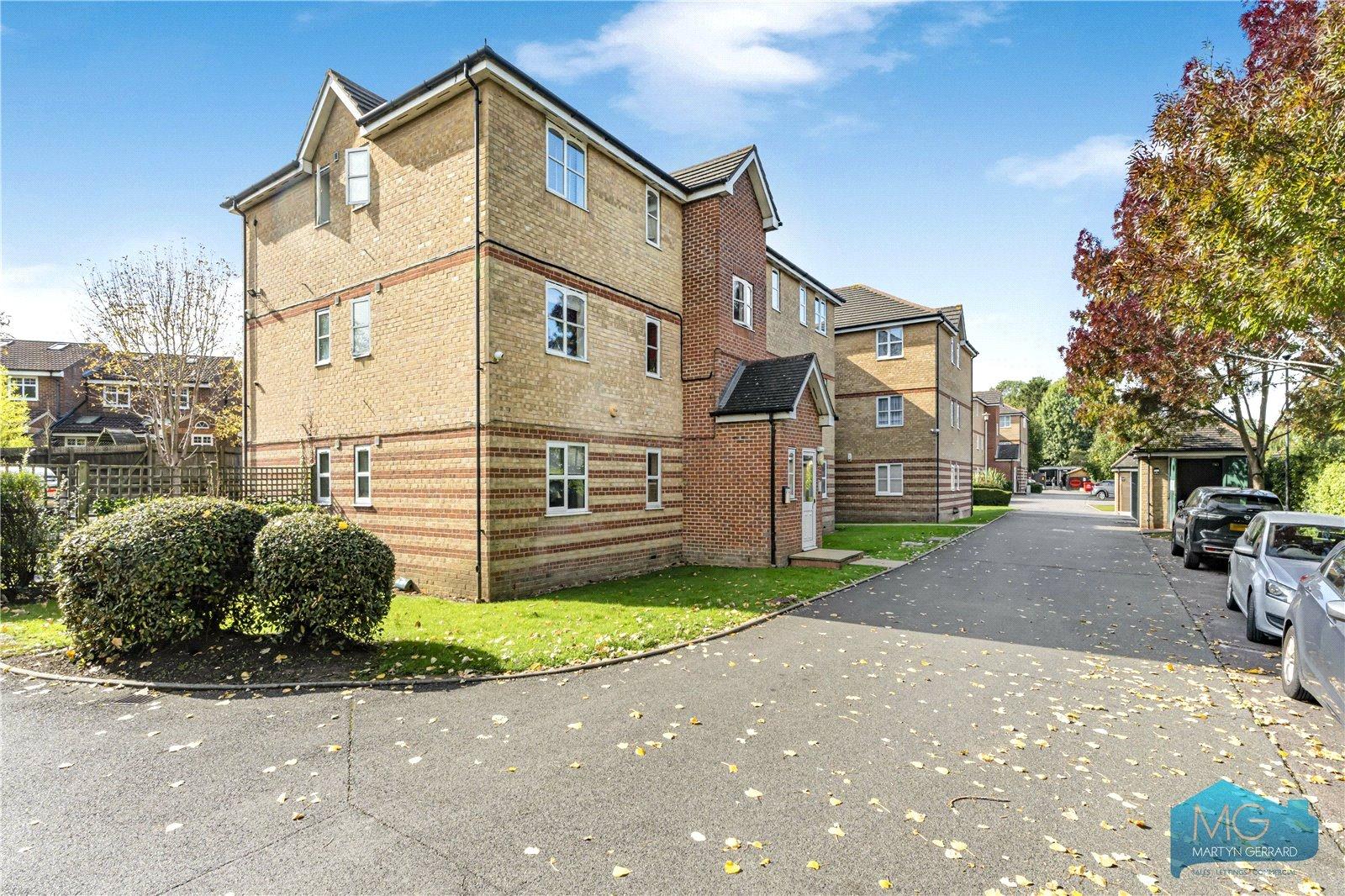 2 bedroom Ground Floor Flat to rent - Martyn Gerrard