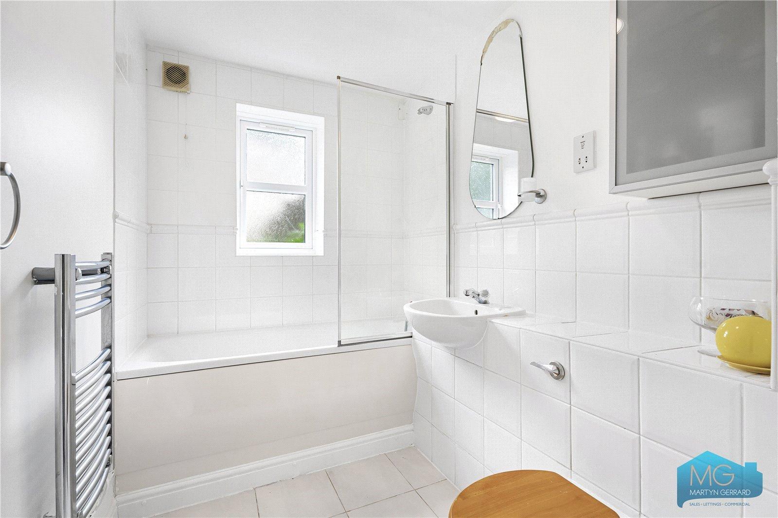 2 bedroom Ground Floor Flat to rent - Martyn Gerrard