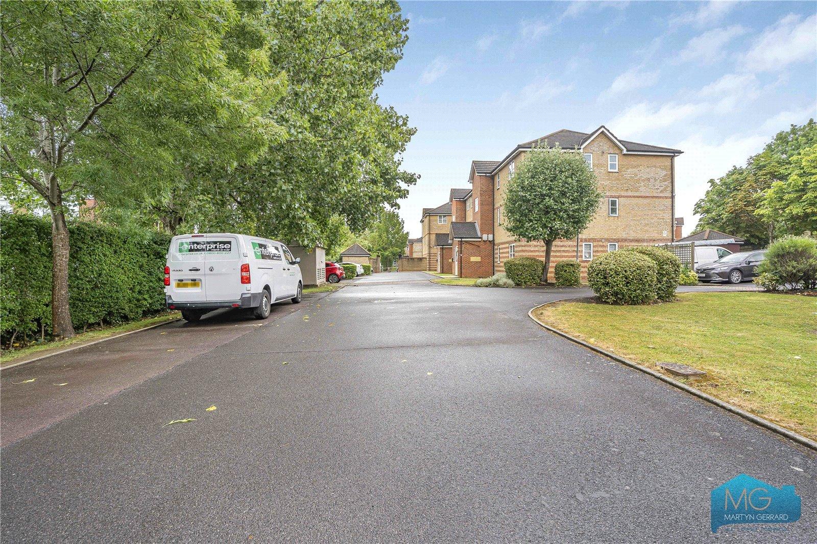 2 bedroom Ground Floor Flat to rent - Martyn Gerrard