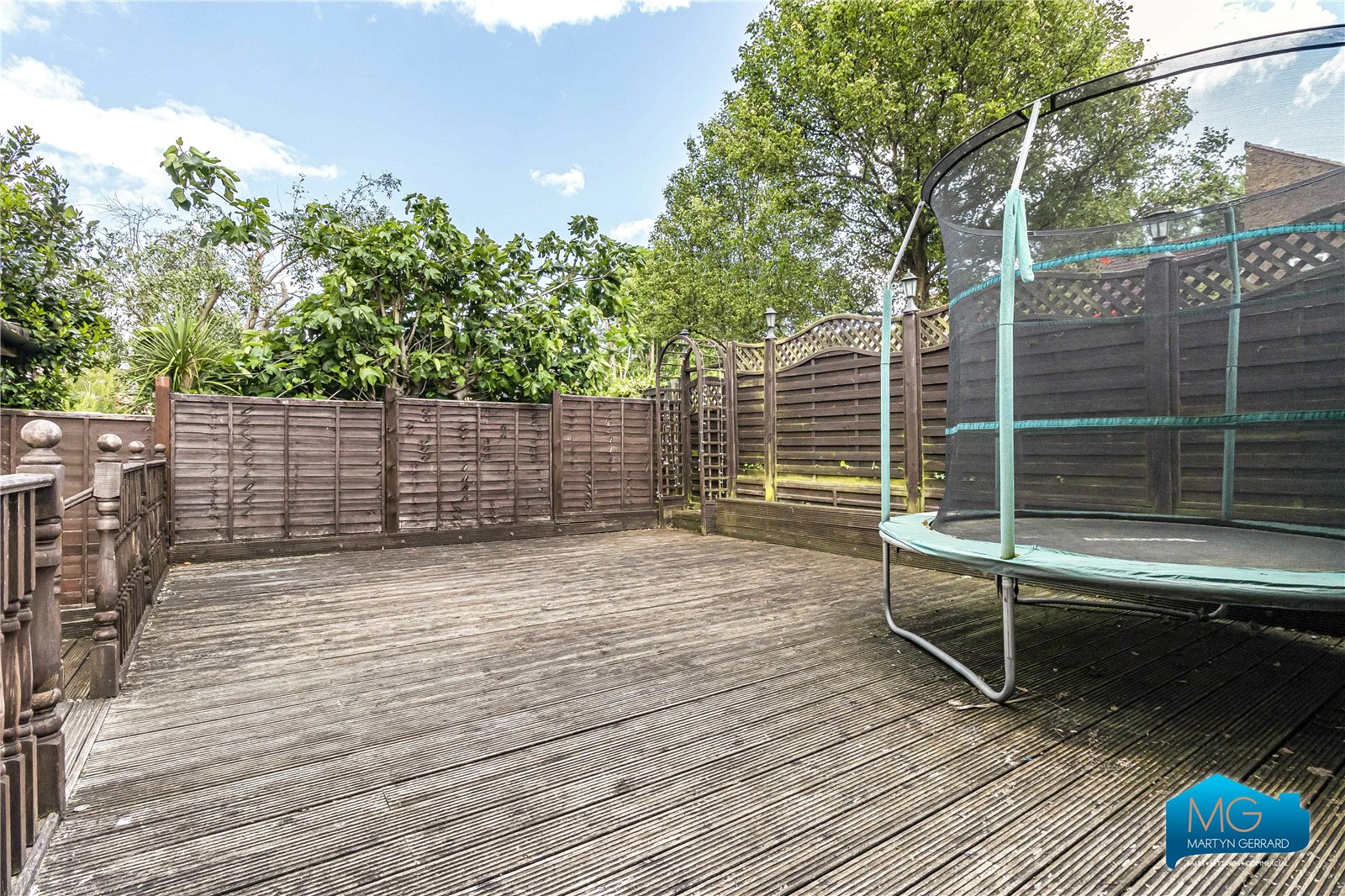 4 bedroom House to rent - Martyn Gerrard