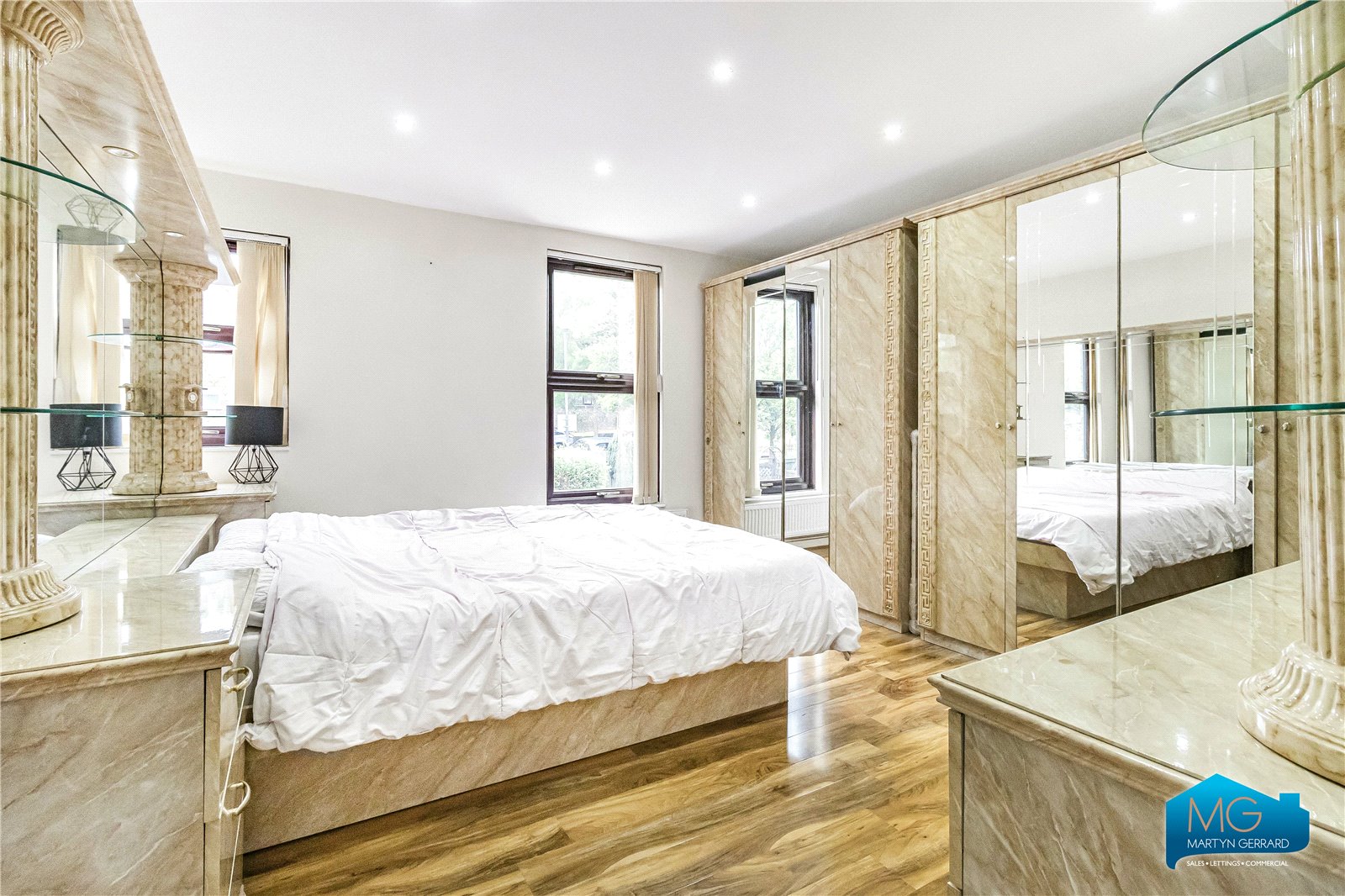 4 bedroom House to rent - Martyn Gerrard