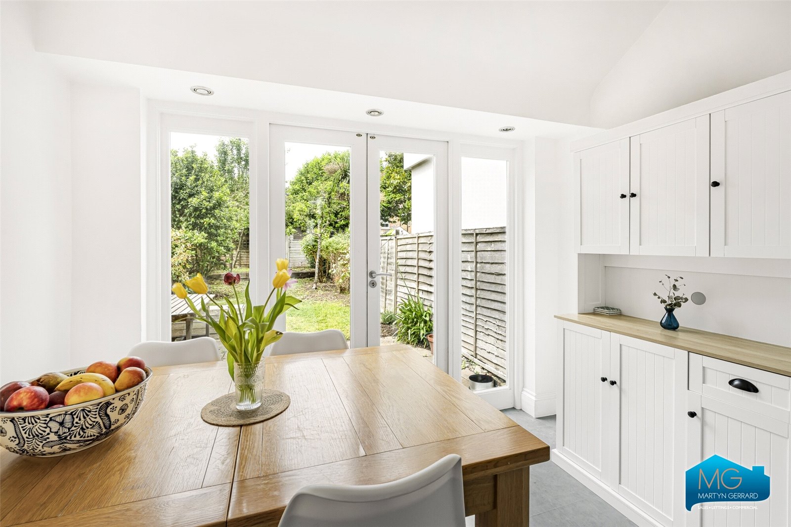 4 bedroom Terraced House to rent - Martyn Gerrard