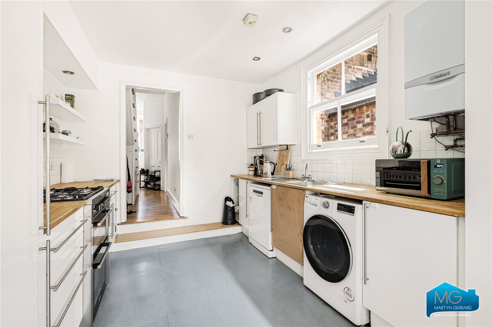 4 bedroom Terraced House to rent - Martyn Gerrard
