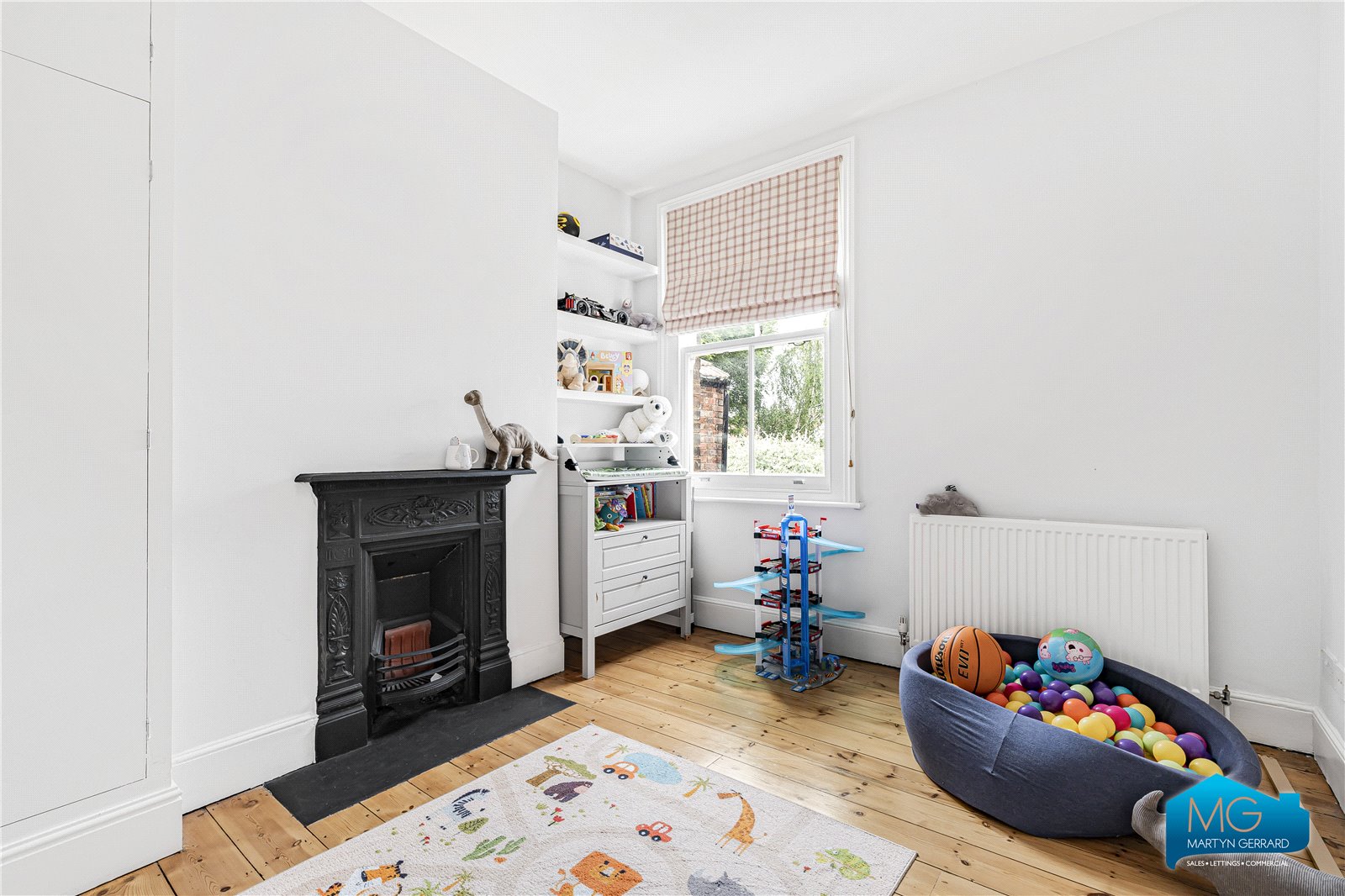 4 bedroom Terraced House to rent - Martyn Gerrard