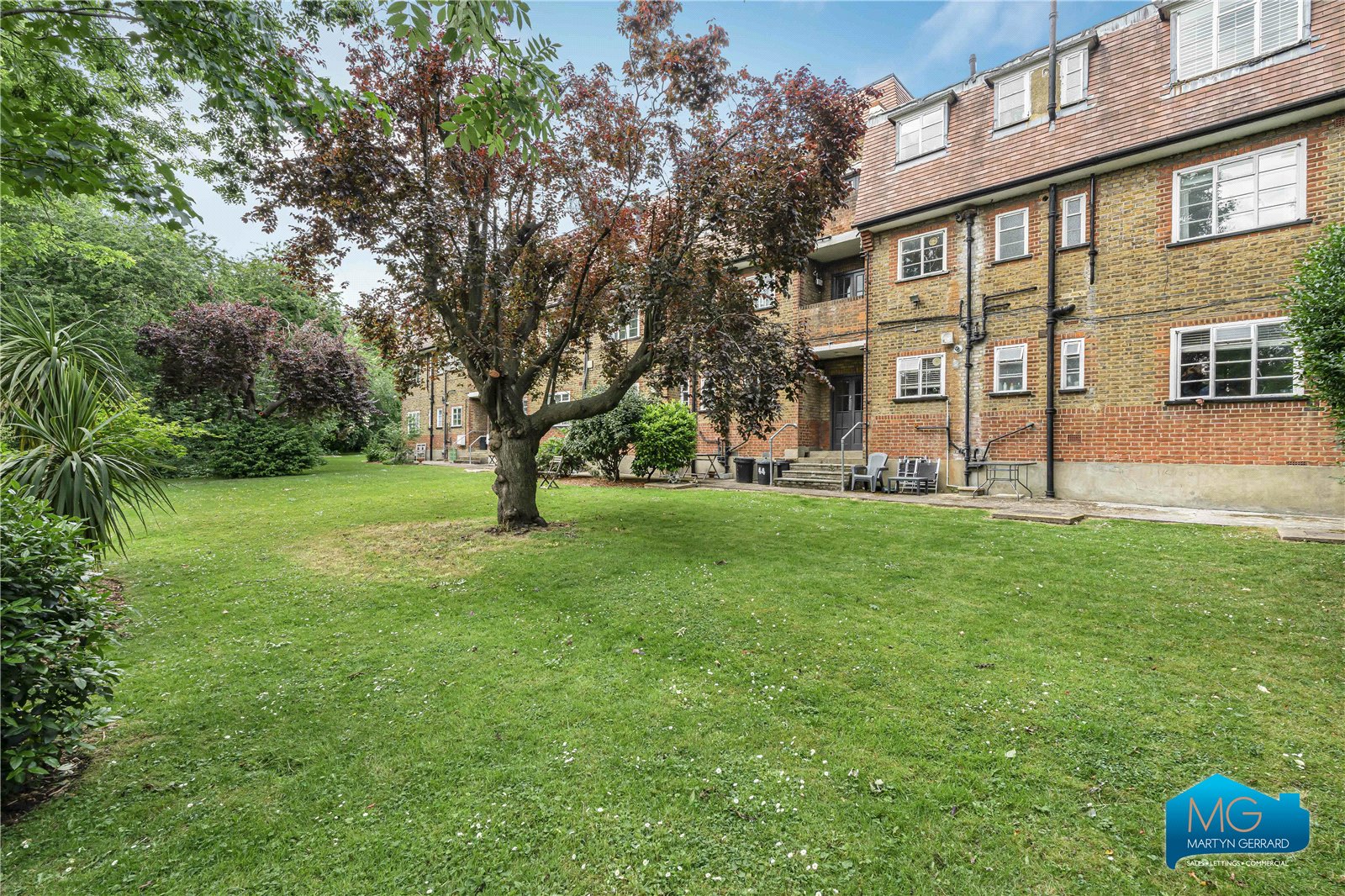 2 bedroom Apartment to rent - Martyn Gerrard