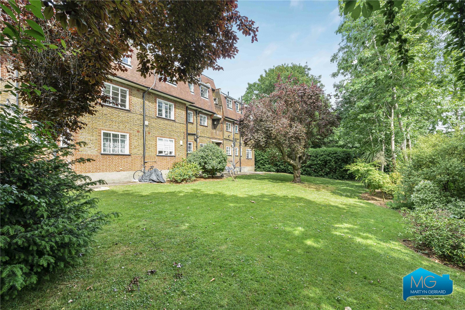 2 bedroom Apartment to rent - Martyn Gerrard