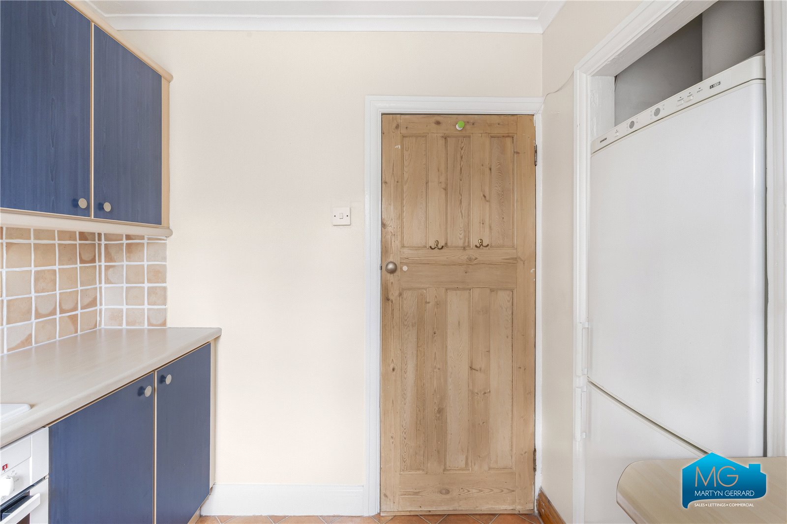 2 bedroom Apartment to rent - Martyn Gerrard