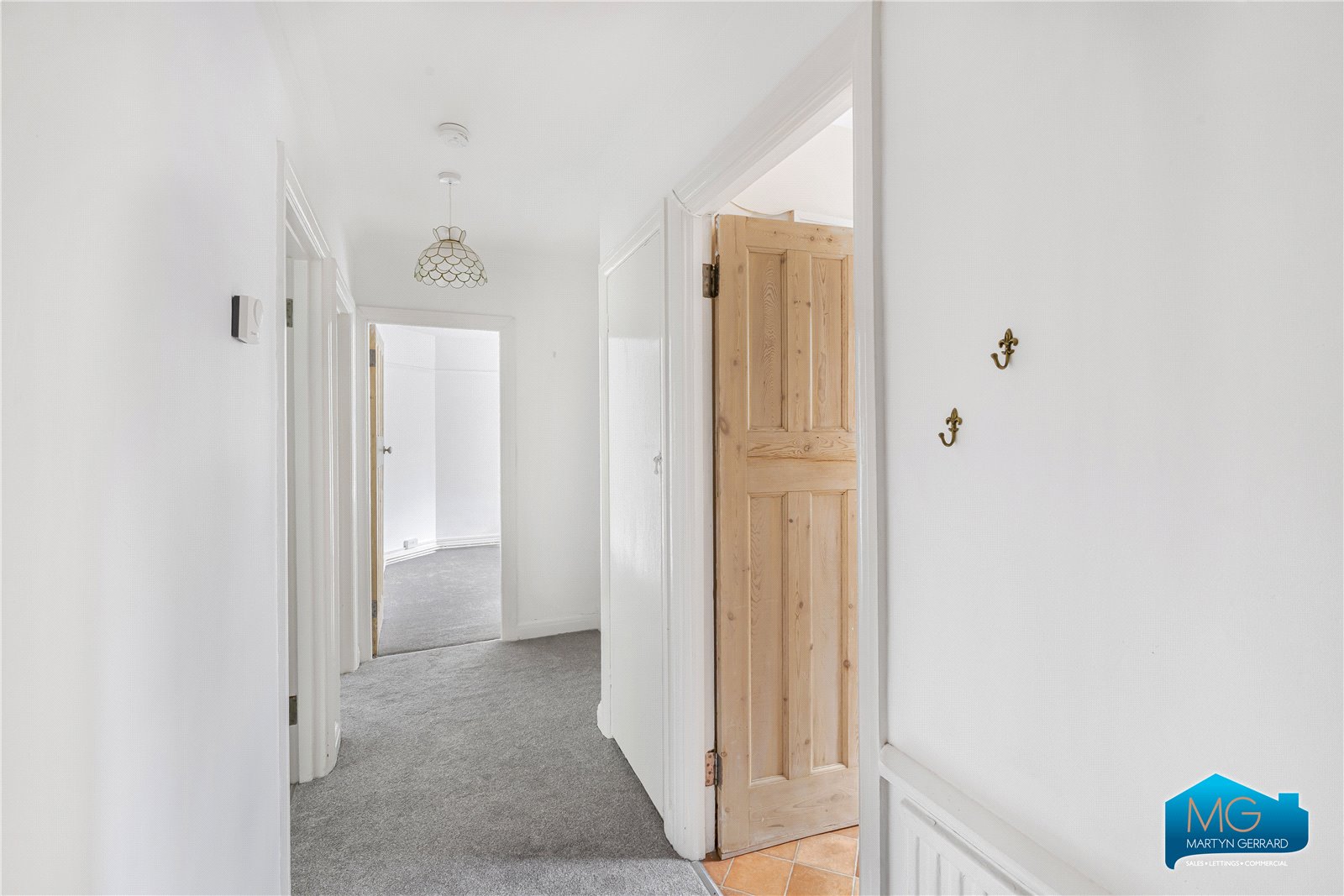 2 bedroom Apartment to rent - Martyn Gerrard