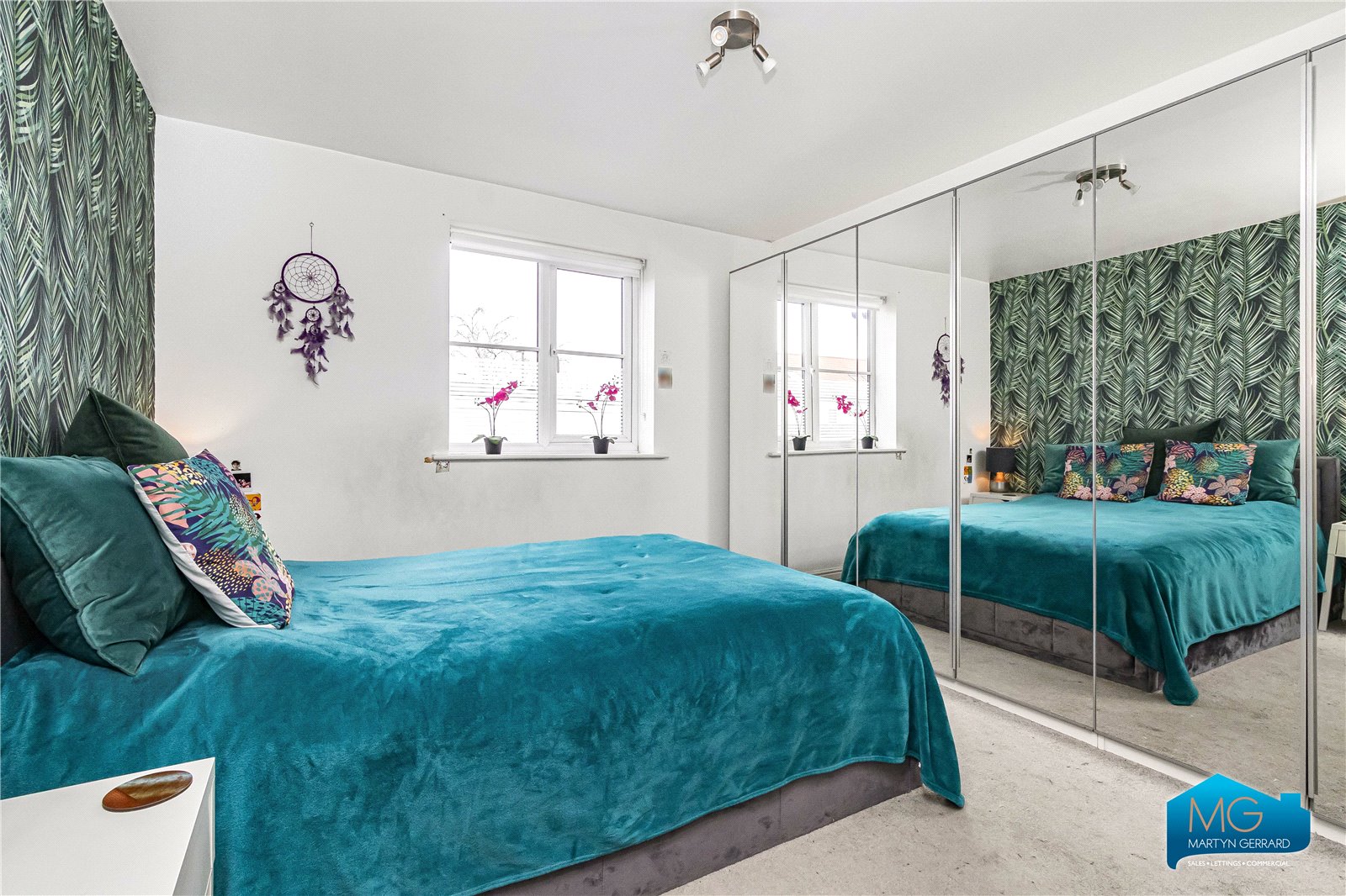 2 bedroom Ground Floor Flat to rent - Martyn Gerrard
