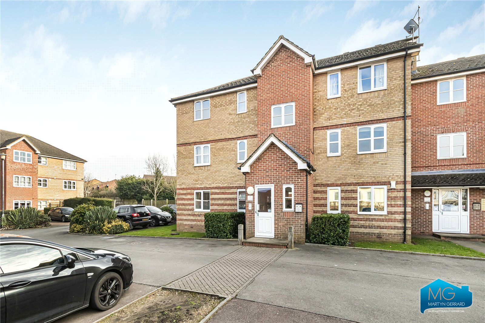 2 bedroom Ground Floor Flat to rent - Martyn Gerrard