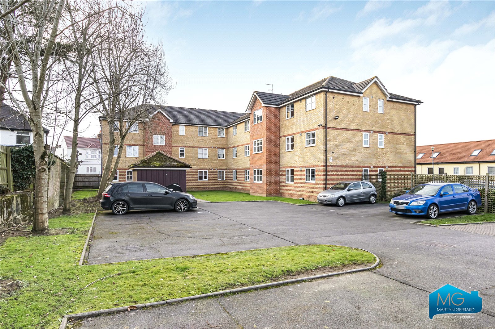 2 bedroom Ground Floor Flat to rent - Martyn Gerrard