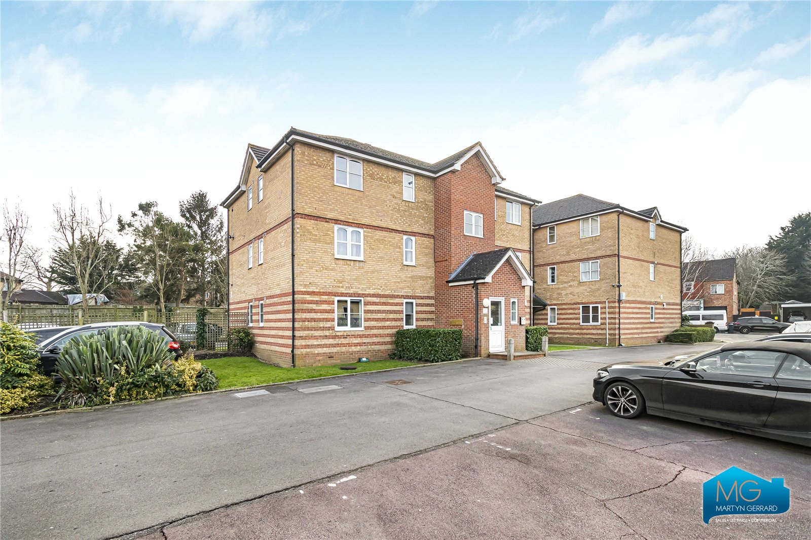 2 bedroom Ground Floor Flat to rent - Martyn Gerrard