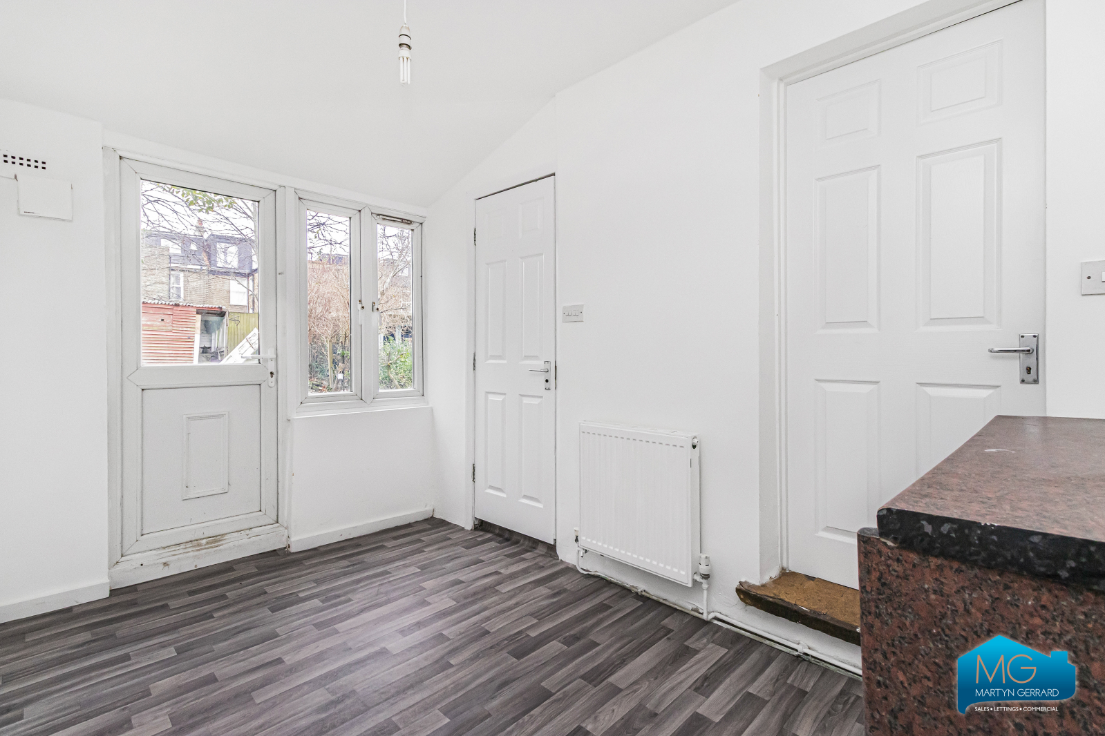 4 bedroom Terraced House to rent - Martyn Gerrard