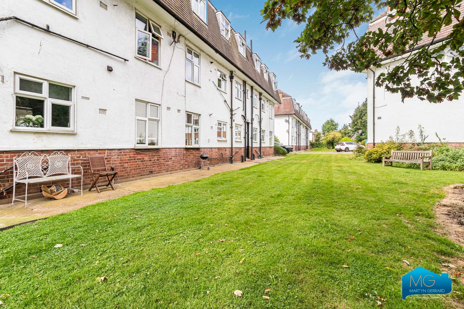 2 bedroom Apartment to rent - Martyn Gerrard