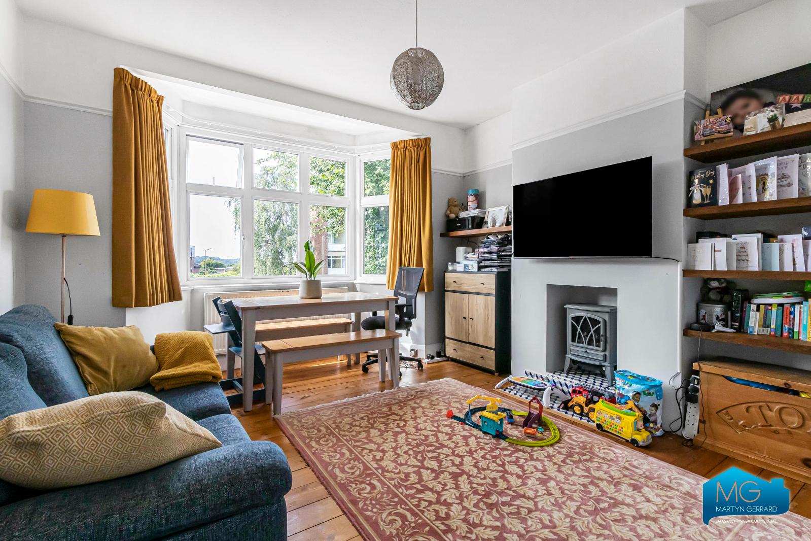 2 bedroom Apartment to rent - Martyn Gerrard