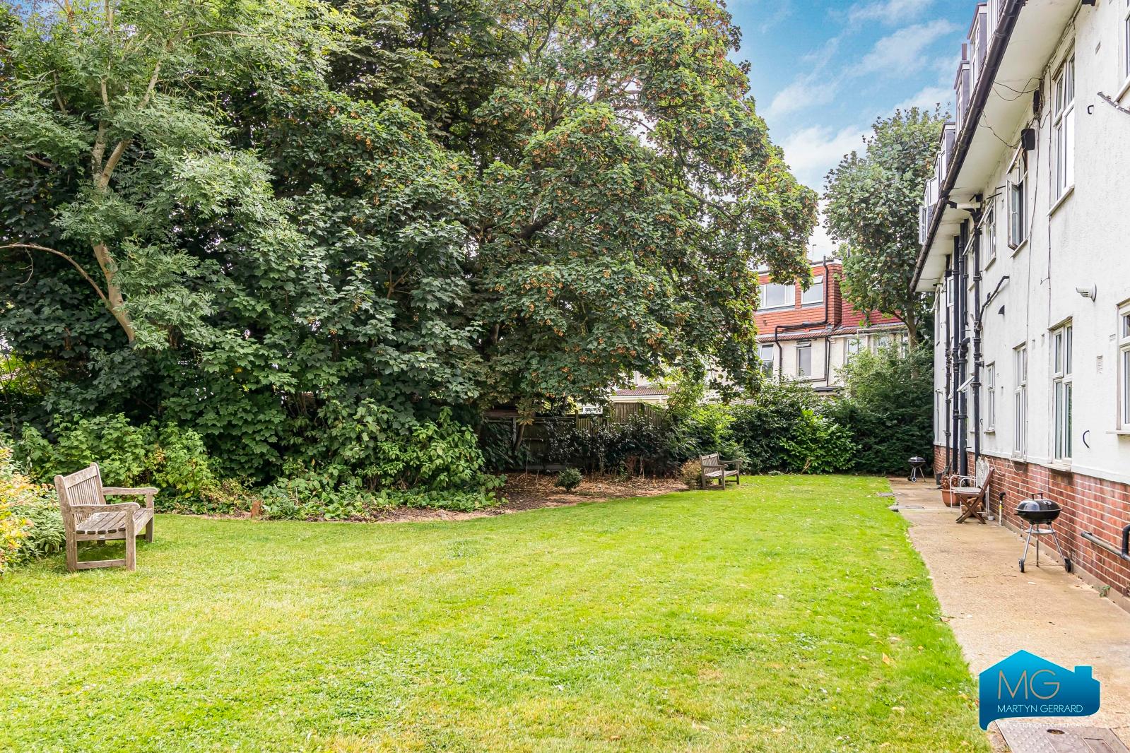 2 bedroom Apartment to rent - Martyn Gerrard