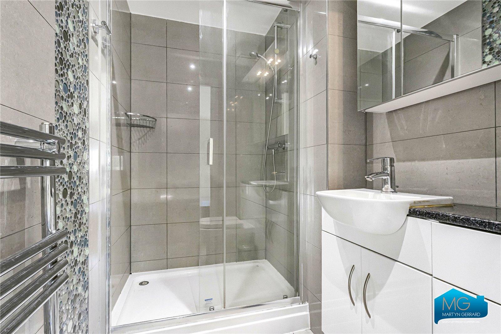 2 bedroom Ground Floor Flat to rent - Martyn Gerrard