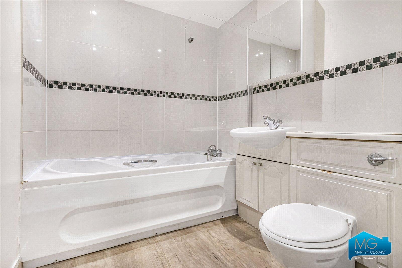 2 bedroom Ground Floor Flat to rent - Martyn Gerrard