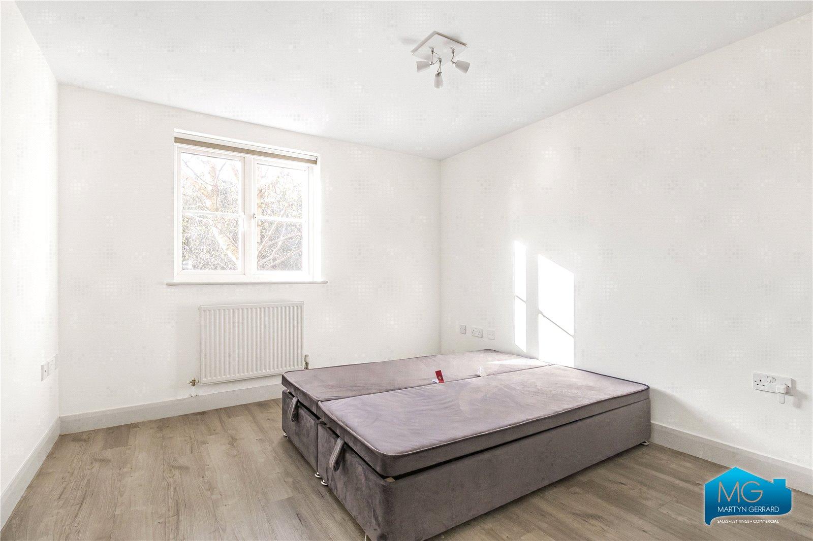 2 bedroom Ground Floor Flat to rent - Martyn Gerrard