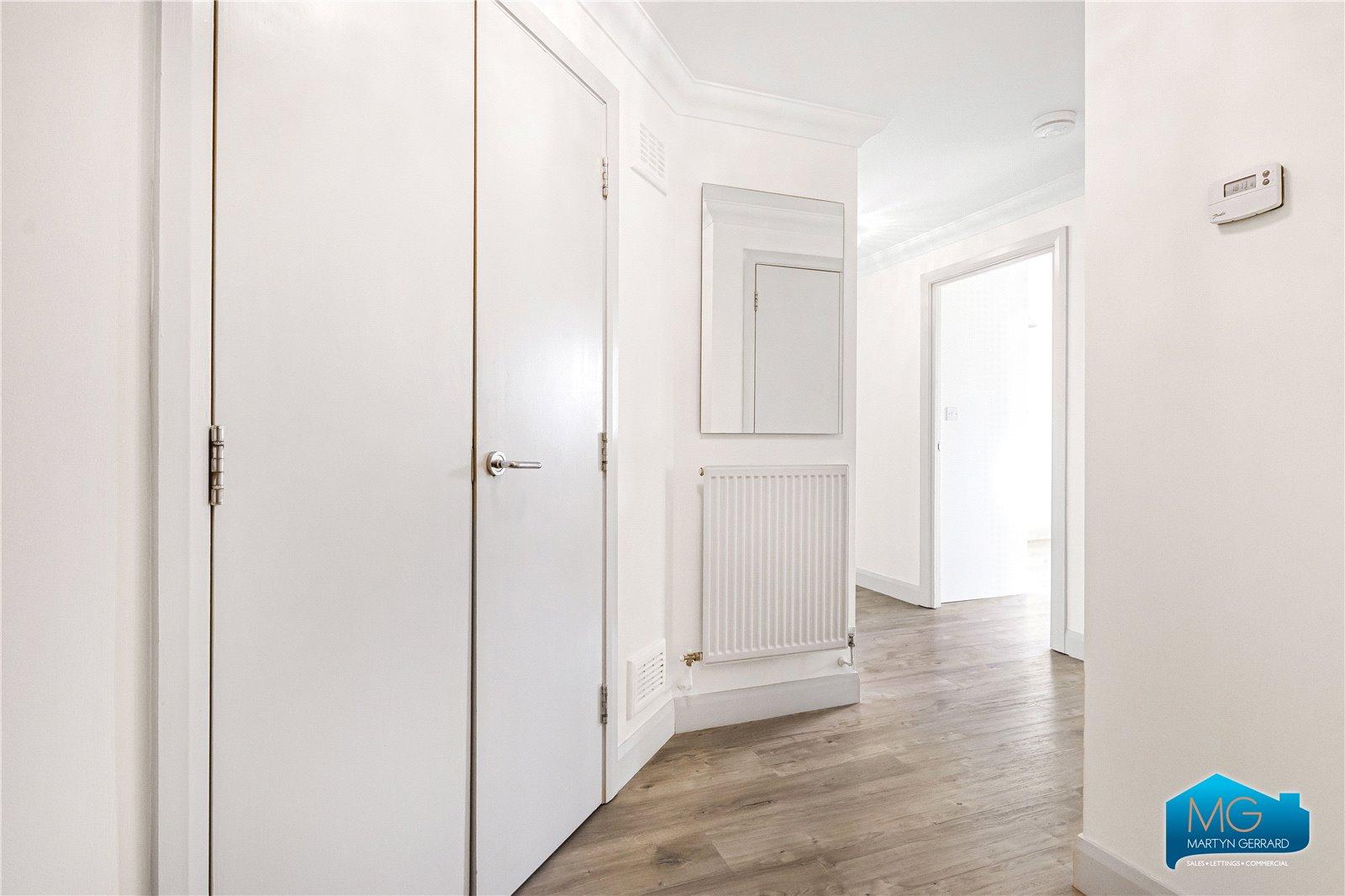 2 bedroom Ground Floor Flat to rent - Martyn Gerrard