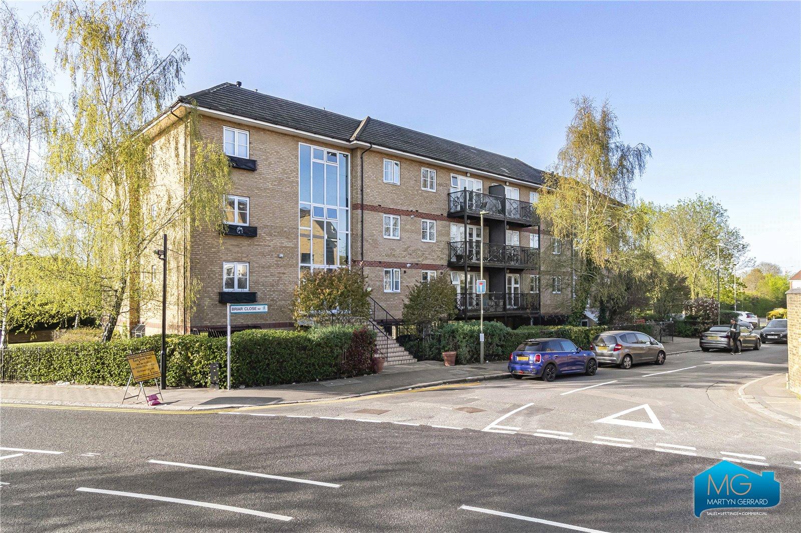 2 bedroom Ground Floor Flat to rent - Martyn Gerrard