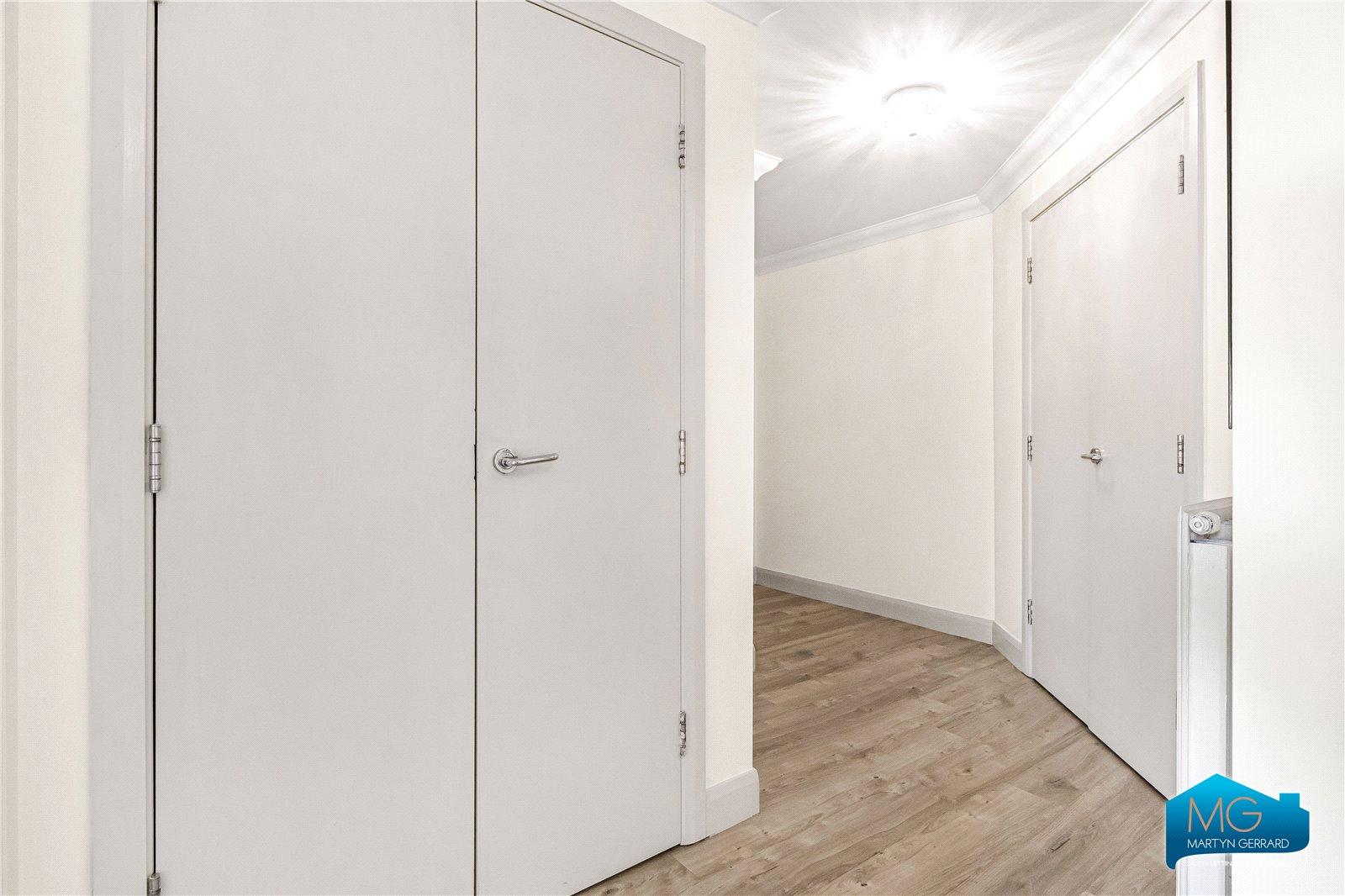 2 bedroom Ground Floor Flat to rent - Martyn Gerrard