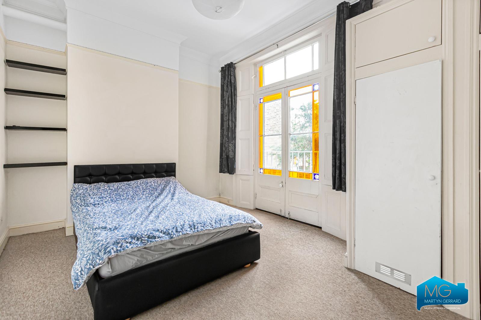 2 bedroom Ground Floor Flat to rent - Martyn Gerrard