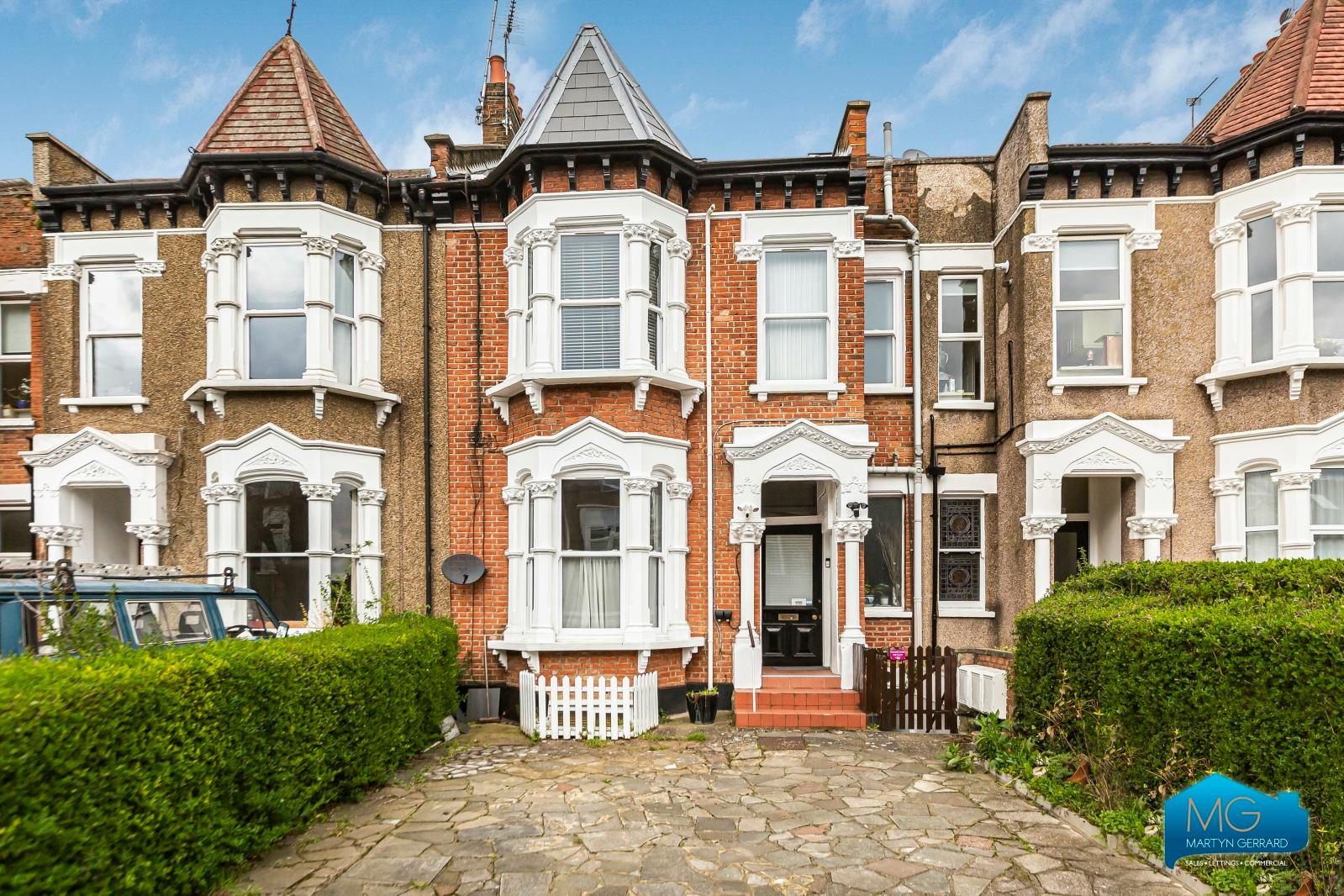 2 bedroom Ground Floor Flat to rent - Martyn Gerrard