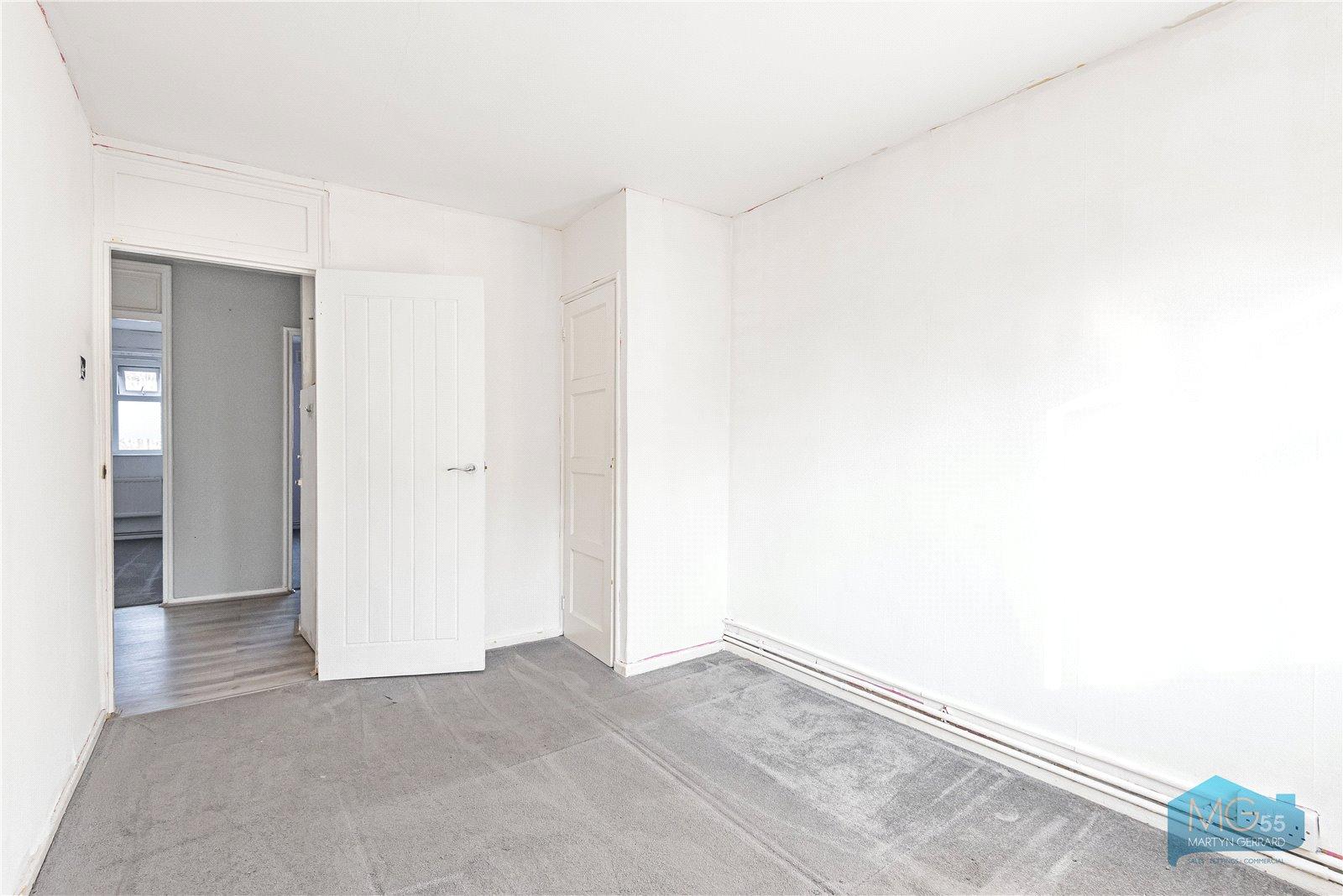 3 bedroom Apartment to rent - Martyn Gerrard