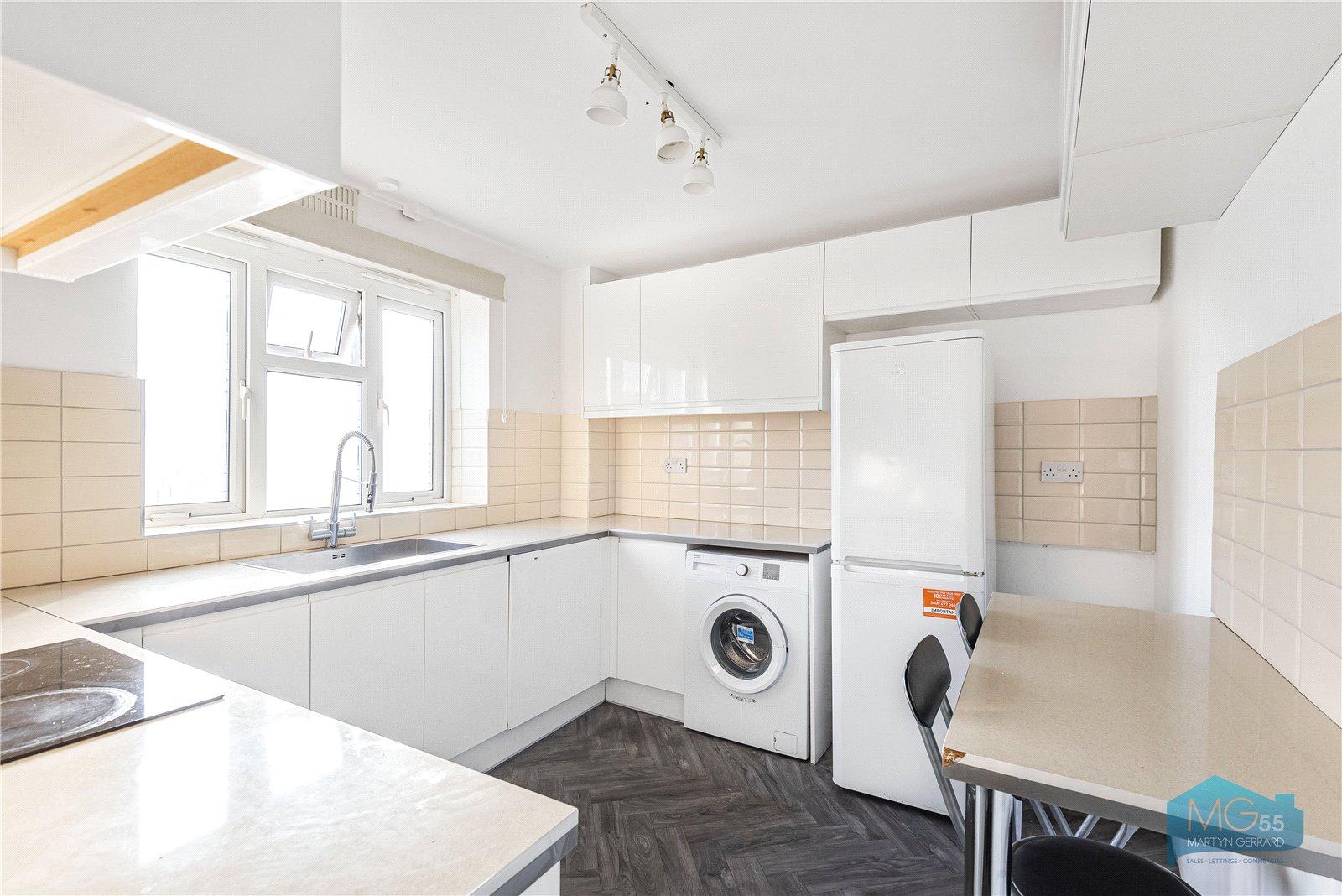 3 bedroom Apartment to rent - Martyn Gerrard