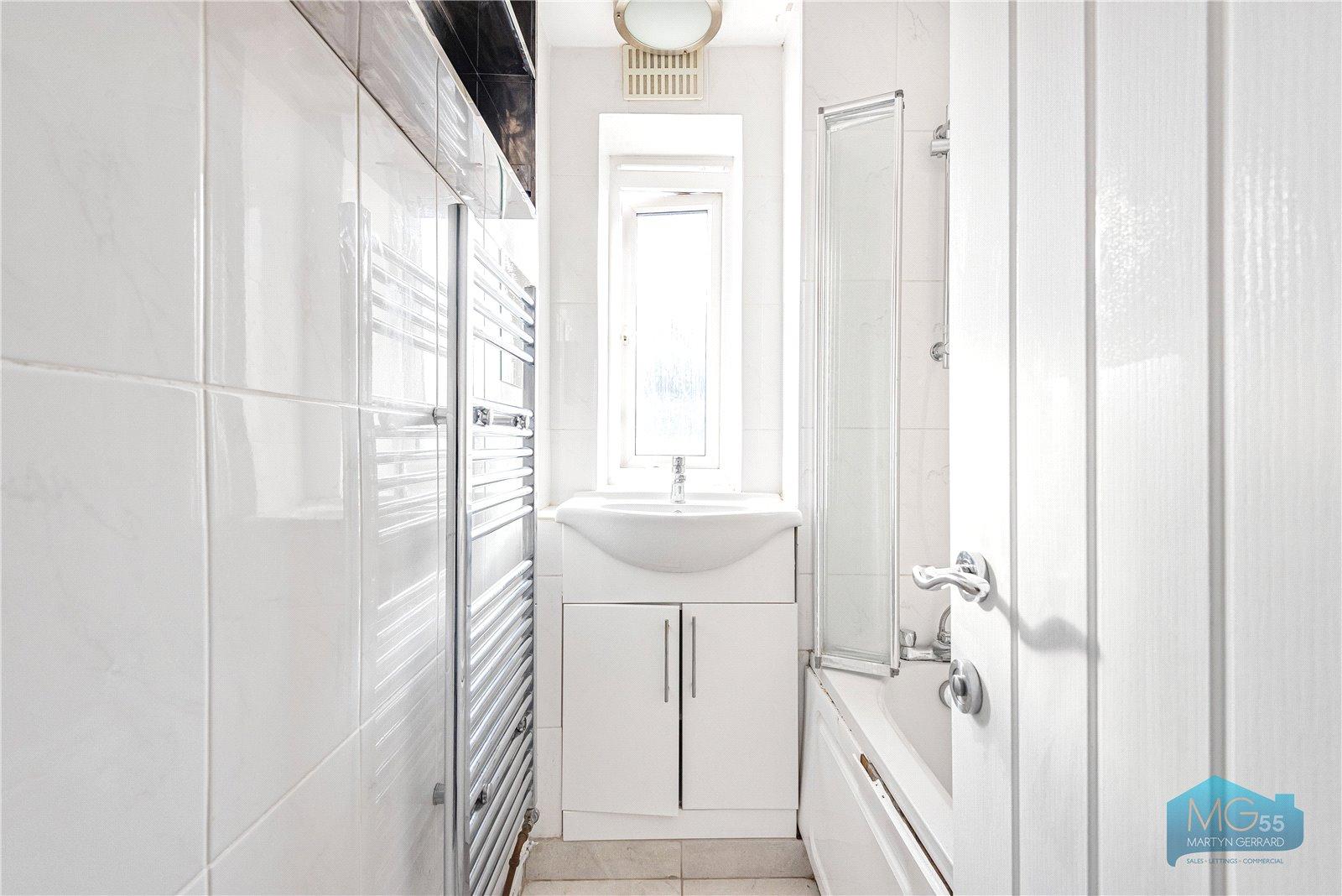 3 bedroom Apartment to rent - Martyn Gerrard