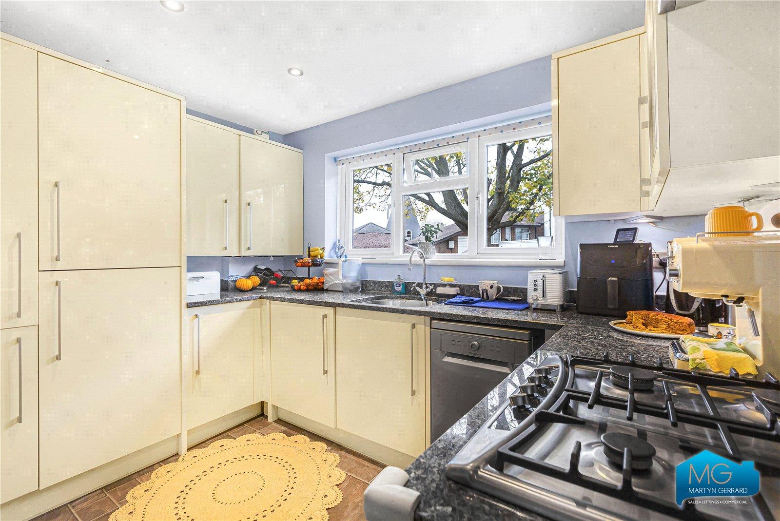 2 bedroom Maisonette to rent - Martyn Gerrard