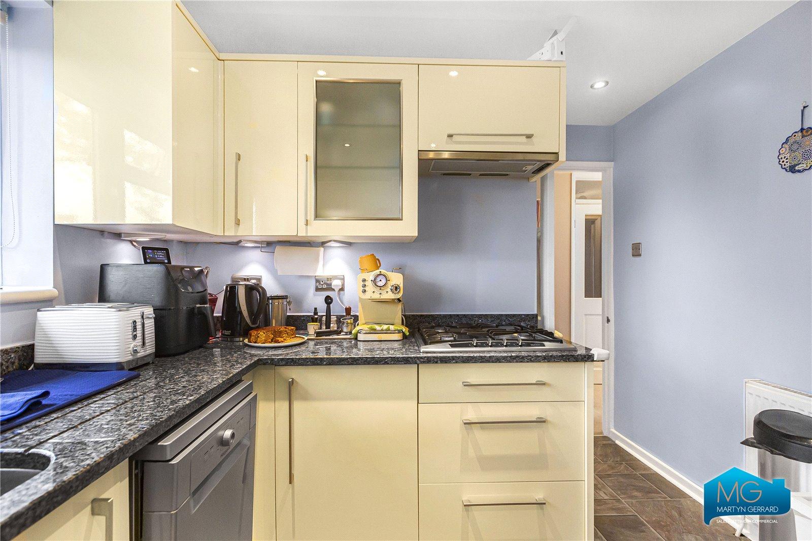 2 bedroom Maisonette to rent - Martyn Gerrard