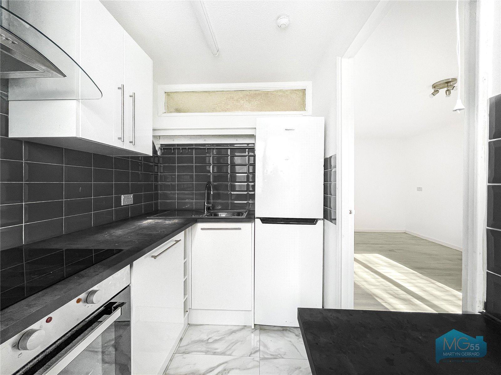 1 bedroom Ground Floor Flat to rent - Martyn Gerrard