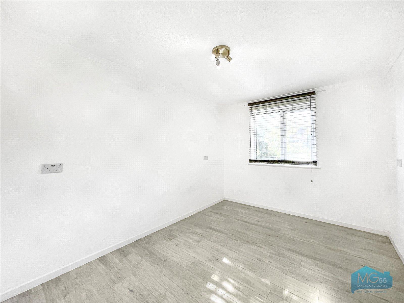 1 bedroom Ground Floor Flat to rent - Martyn Gerrard