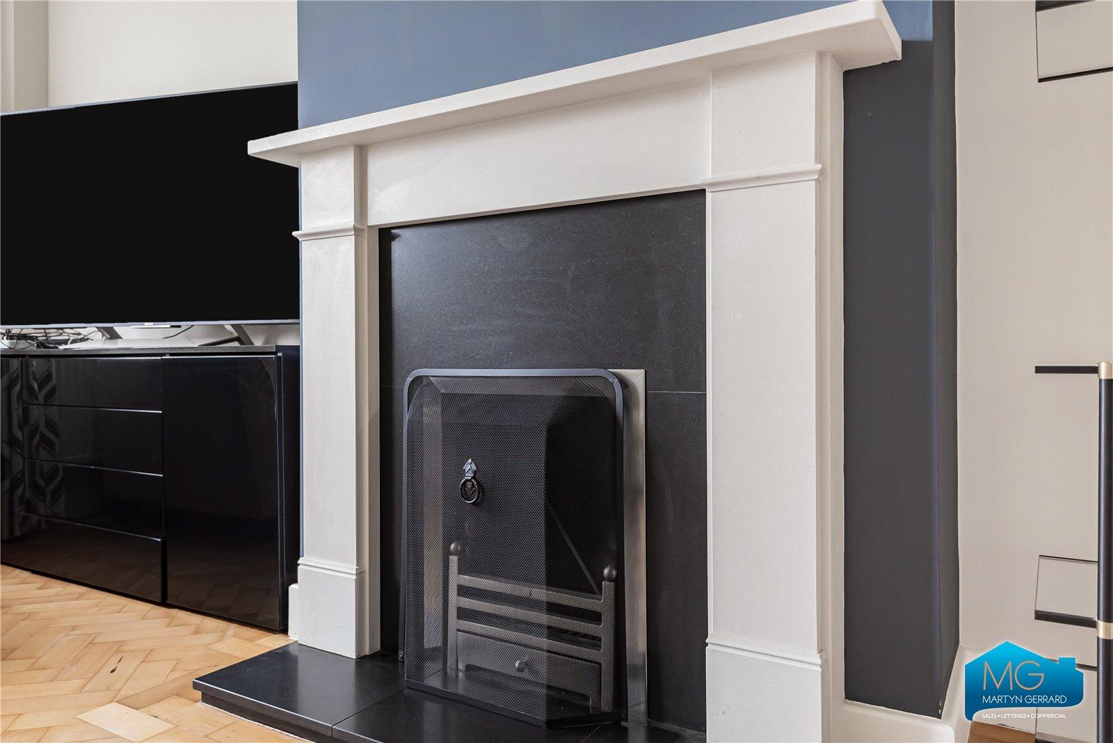 3 bedroom Semi-Detached House to rent - Martyn Gerrard