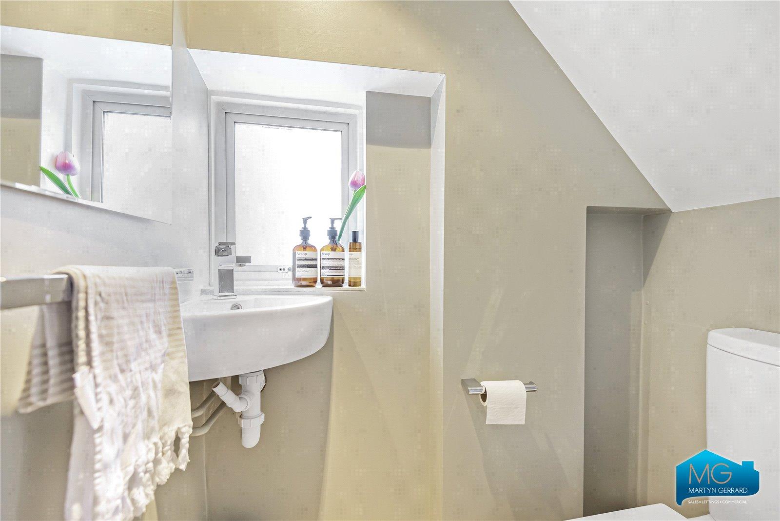 3 bedroom Semi-Detached House to rent - Martyn Gerrard