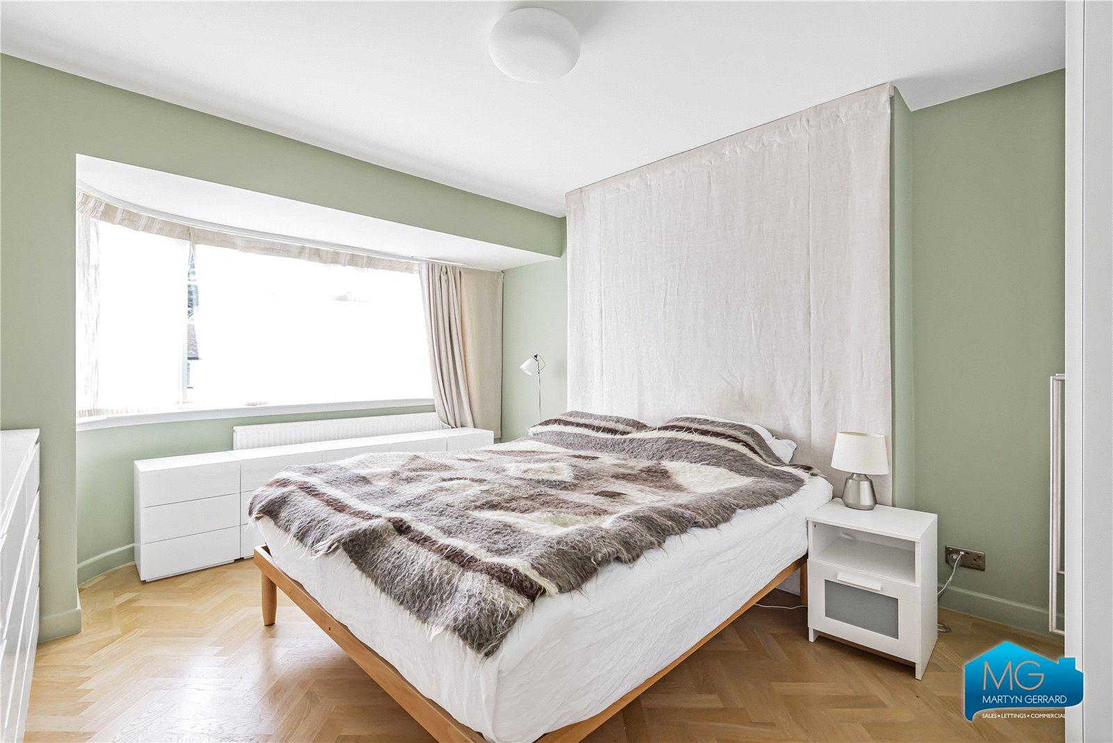 3 bedroom Semi-Detached House to rent - Martyn Gerrard