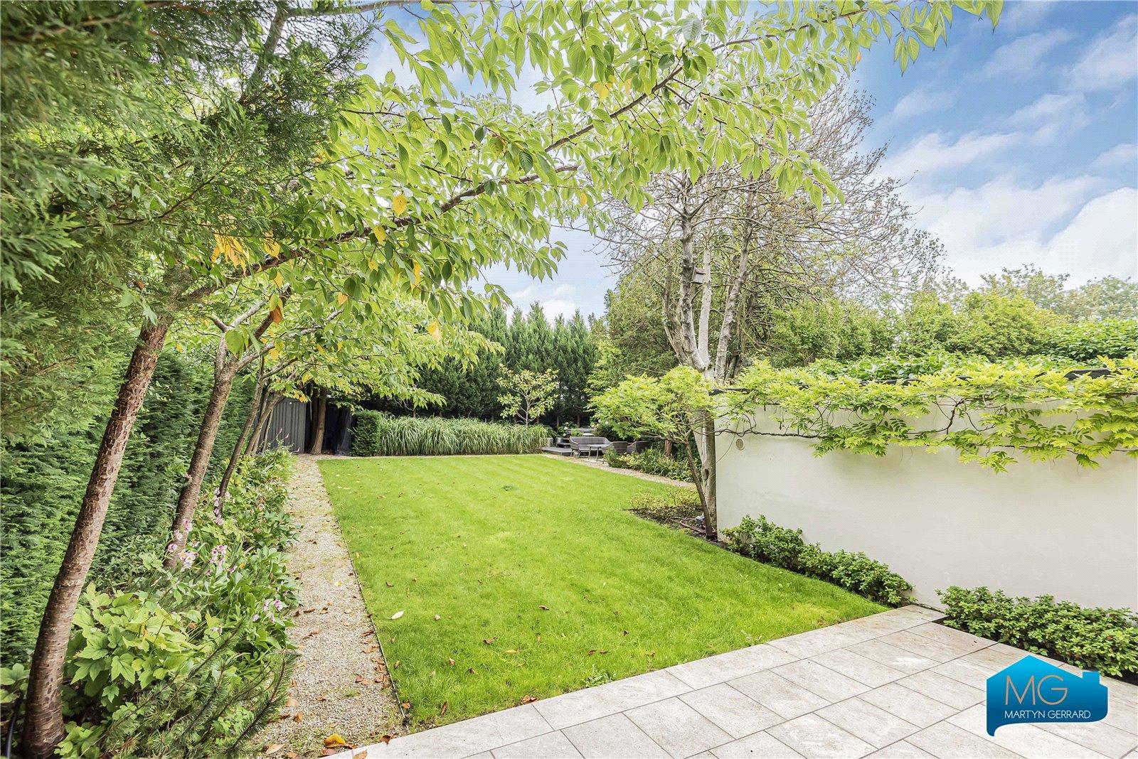 3 bedroom Semi-Detached House to rent - Martyn Gerrard