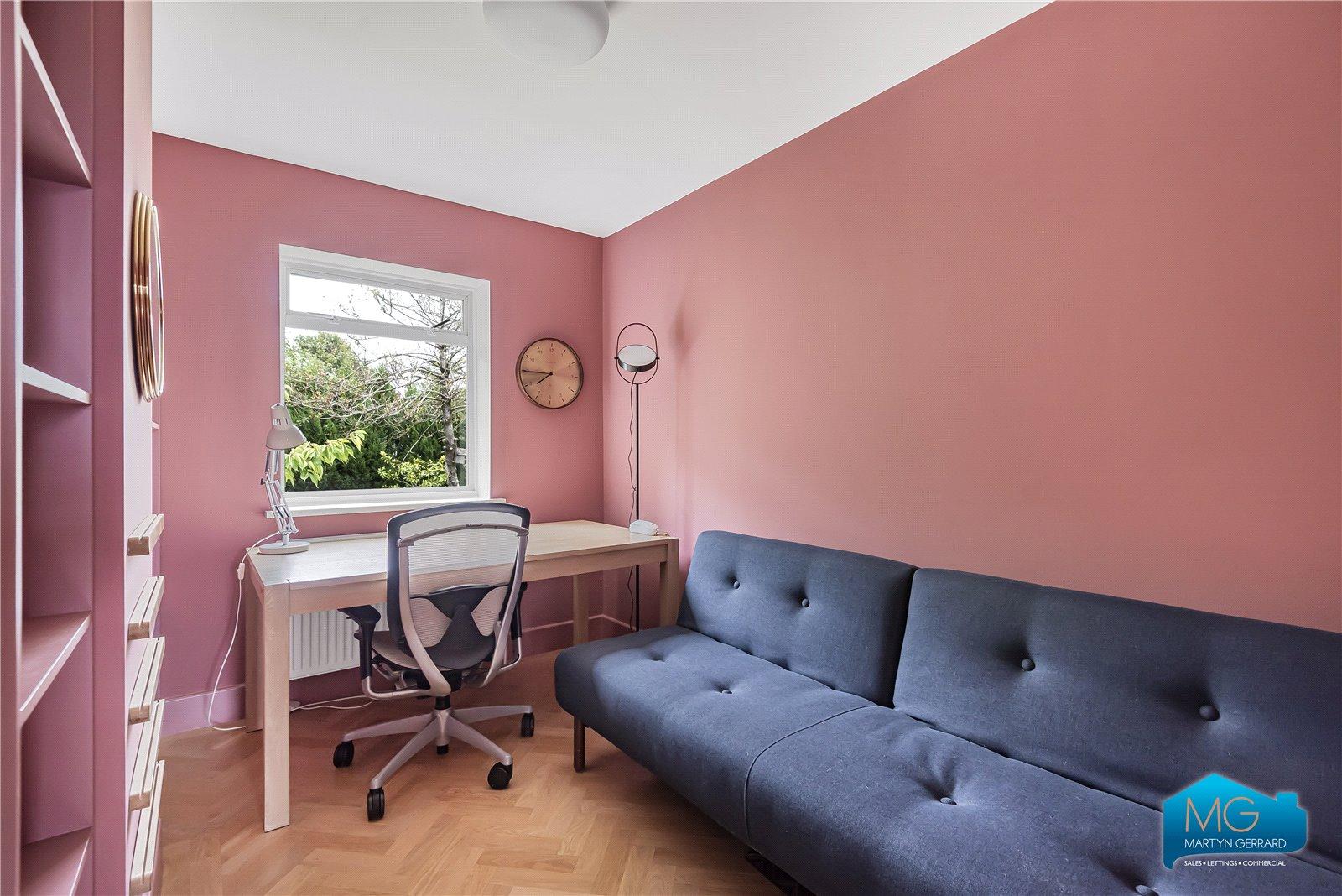 3 bedroom Semi-Detached House to rent - Martyn Gerrard
