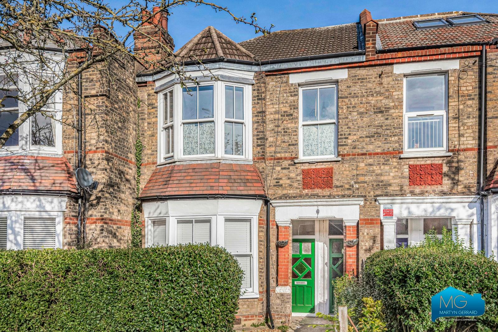 2 bedroom Ground Floor Flat to rent - Martyn Gerrard