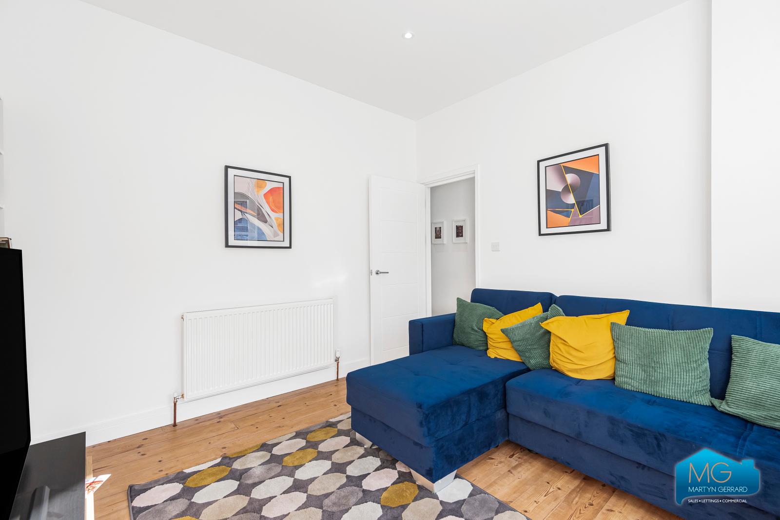 2 bedroom Ground Floor Flat to rent - Martyn Gerrard