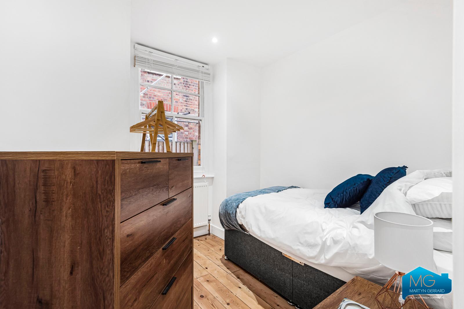 2 bedroom Ground Floor Flat to rent - Martyn Gerrard