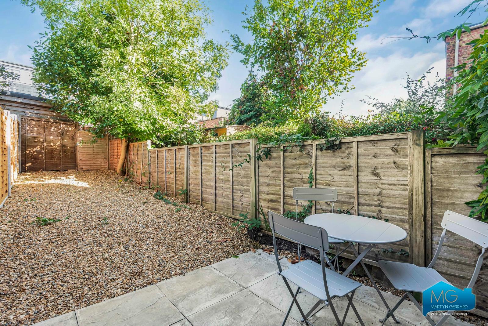 2 bedroom Ground Floor Flat to rent - Martyn Gerrard