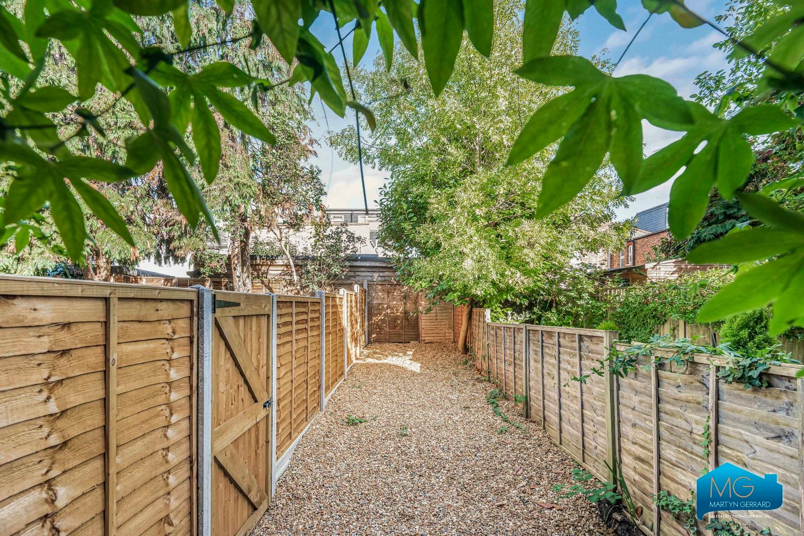 2 bedroom Ground Floor Flat to rent - Martyn Gerrard