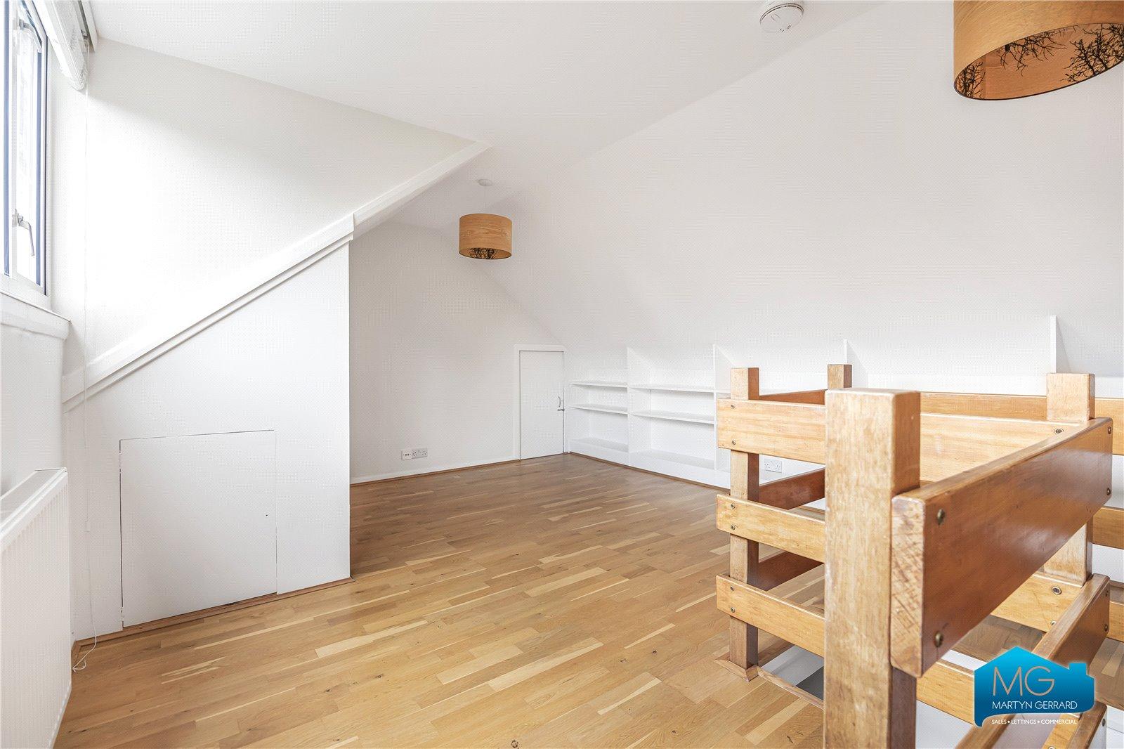 5 bedroom Semi-Detached House to rent - Martyn Gerrard